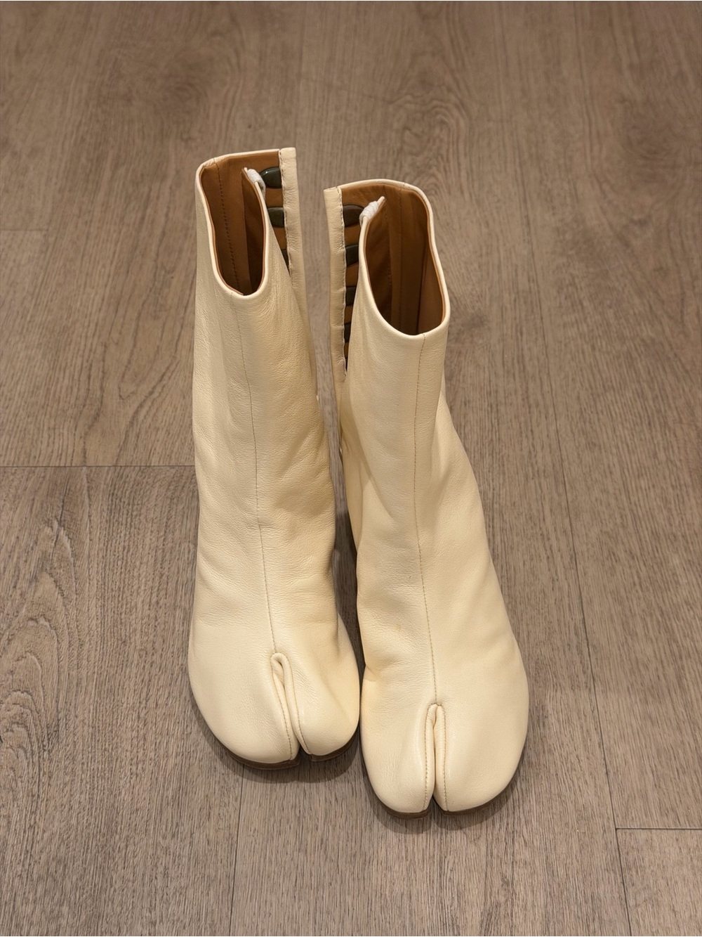 Maison Margiela Tabi Ankle Boots Cream Leather Size 37